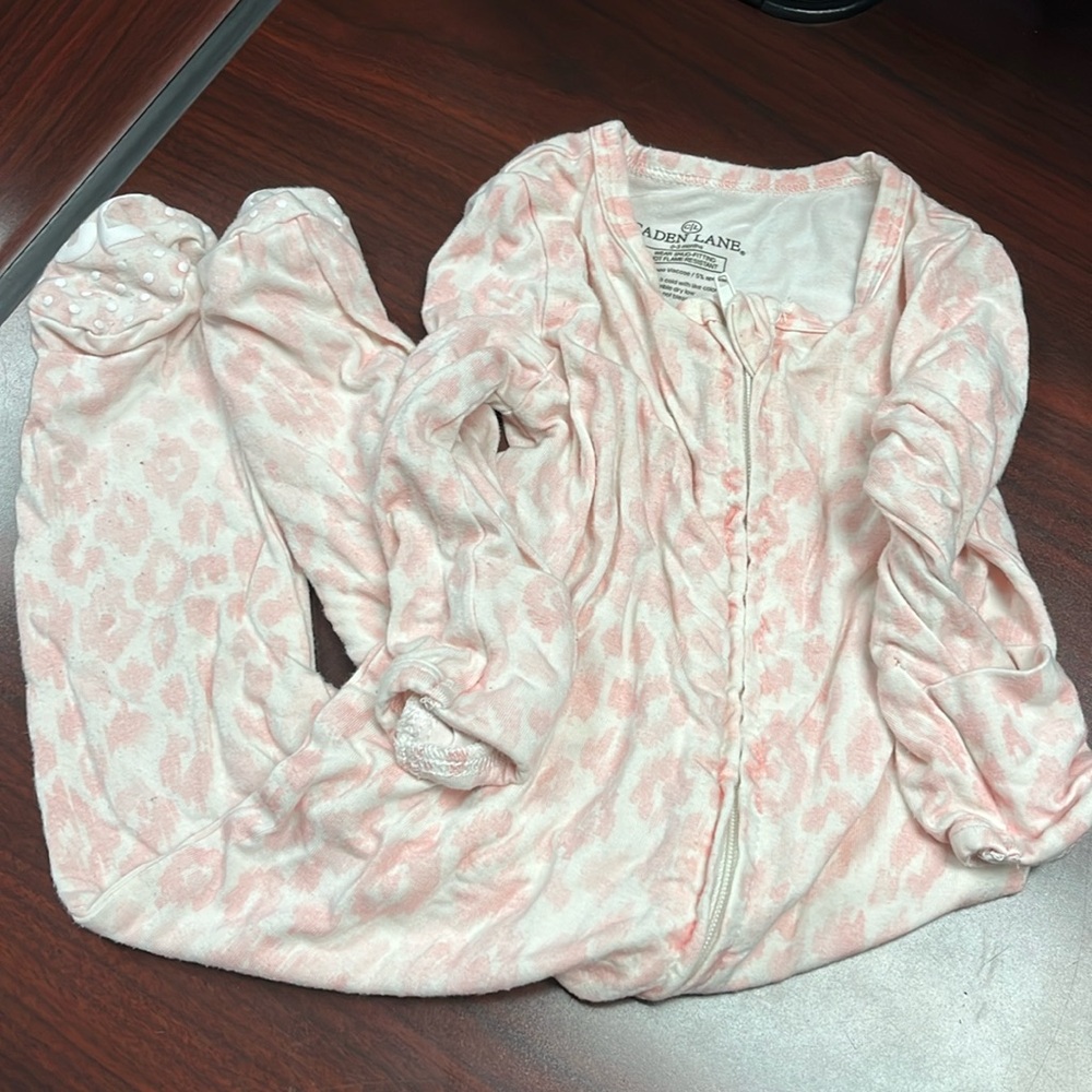 Caden Lane 0-3 Months Blush Leopard Zipper Footie